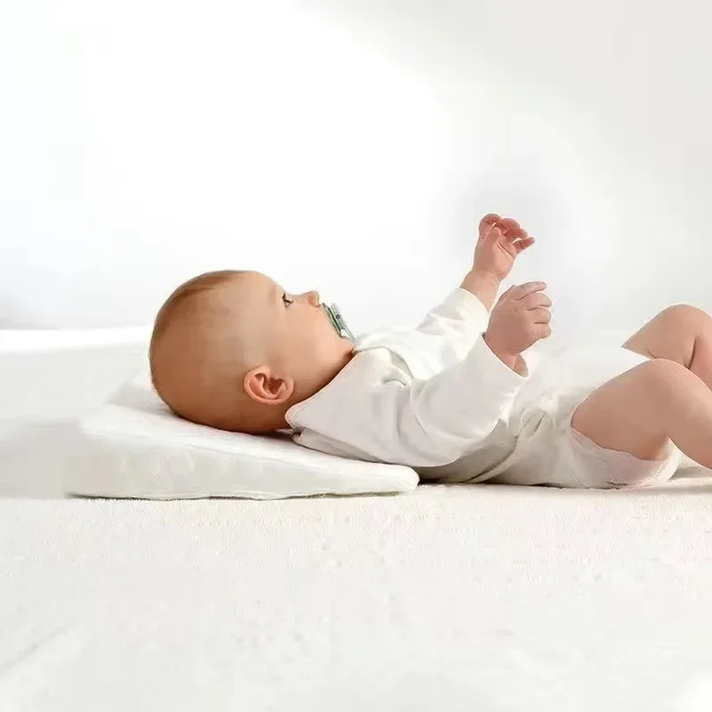 Cuscino inclinato anti-vomito  - Nursing Pillow Breastfeeding recensione e prezzo